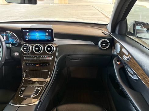 Used 2020 Mercedes-Benz GLC 300 image 14