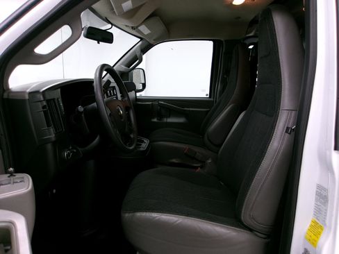 Used 2025 Chevrolet Express 2500 w/ Driver Convenience Package RWD image 7