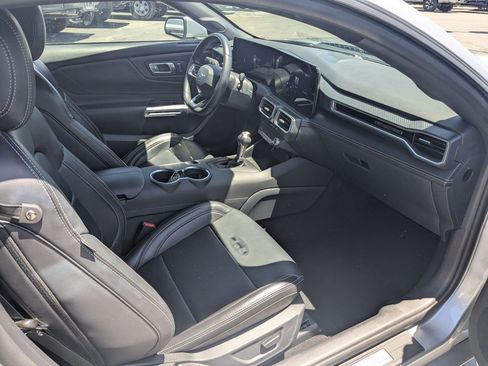 Used 2025 Ford Mustang Premium RWD image 30