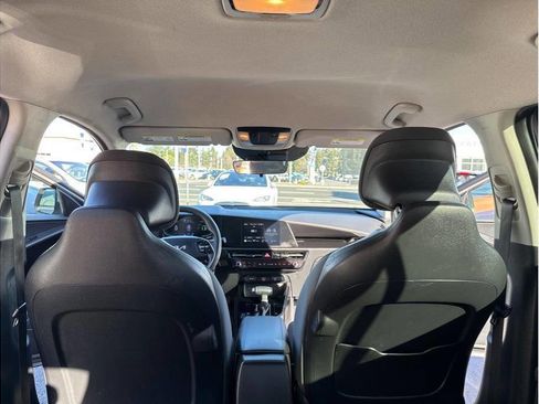 Used 2023 Kia Niro LX image 31