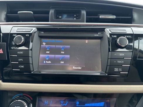 Used 2014 Toyota Corolla LE image 21