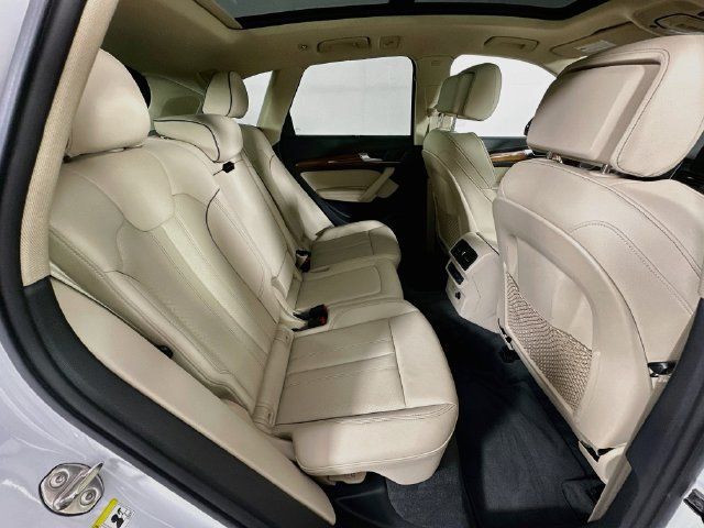 Used 2023 Audi Q5 2.0T Prestige w/ Prestige Package AWD/4WD image 29