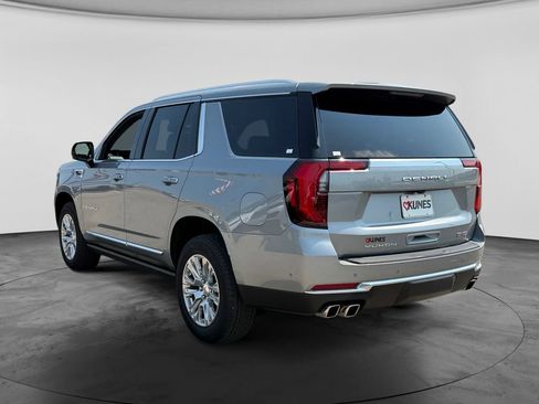 Used 2025 GMC Yukon Denali w/ Sun & Power Step Package AWD/4WD image 8