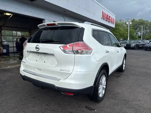 Used 2015 Nissan Rogue SV w/ SV Premium Package AWD/4WD image 2