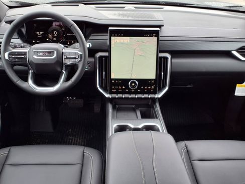 Used 2025 GMC Acadia Elevation w/ Elevation Premium Package FWD image 16