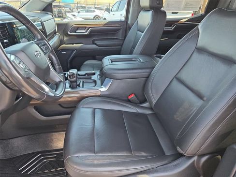 Certified 2022 Chevrolet Silverado 1500 LT Trail Boss w/ LT Trail Boss Premium Package AWD/4WD image 11