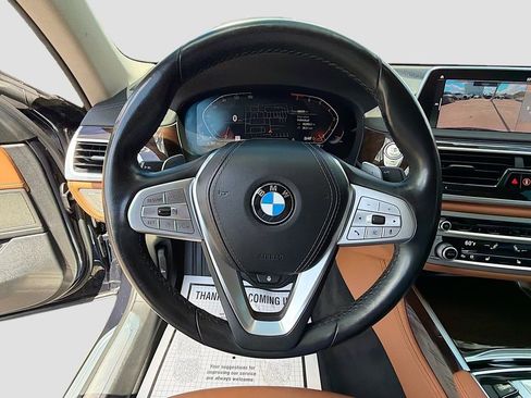 Used 2020 BMW 740i w/ Premium Package image 40