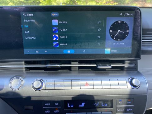 Used 2024 Hyundai Kona Limited FWD image 20