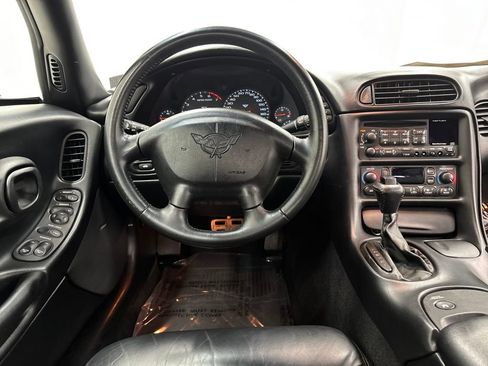 Used 2001 Chevrolet Corvette Coupe w/ Preferred Equipment Group1 image 13