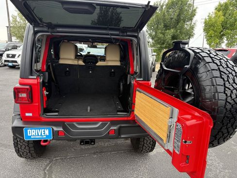 Used 2018 Jeep Wrangler Unlimited Rubicon AWD/4WD image 6