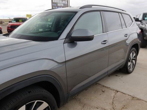 Used 2024 Volkswagen Atlas SE image 7