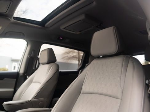 Used 2023 Honda Odyssey Elite image 45