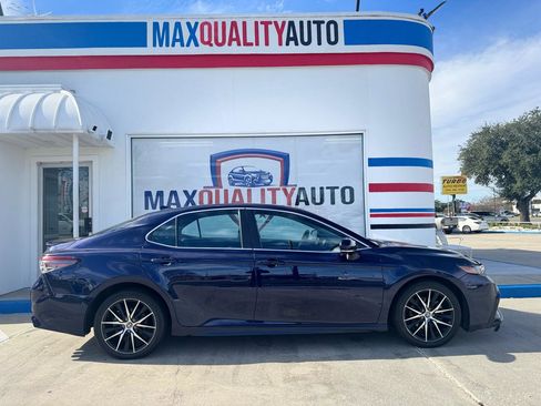 Used 2022 Toyota Camry SE image 21