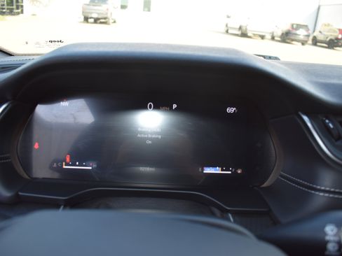 Used 2024 Jeep Grand Cherokee Altitude image 17