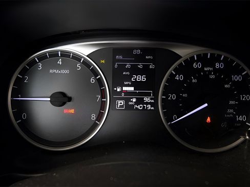 Used 2024 Nissan Kicks S image 17