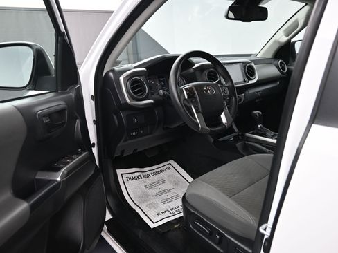 Used 2023 Toyota Tacoma SR5 w/ Technology Package image 9