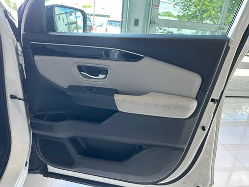Used 2023 Honda Pilot LX image 26
