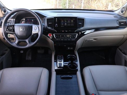 Used 2022 Honda Pilot Touring image 23