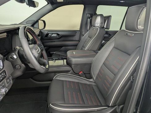 Used 2025 GMC Yukon AT4 Ultimate image 10