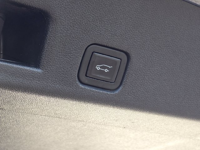 Used 2024 Chevrolet Traverse LS w/ Midnight/Sport Edition FWD image 16