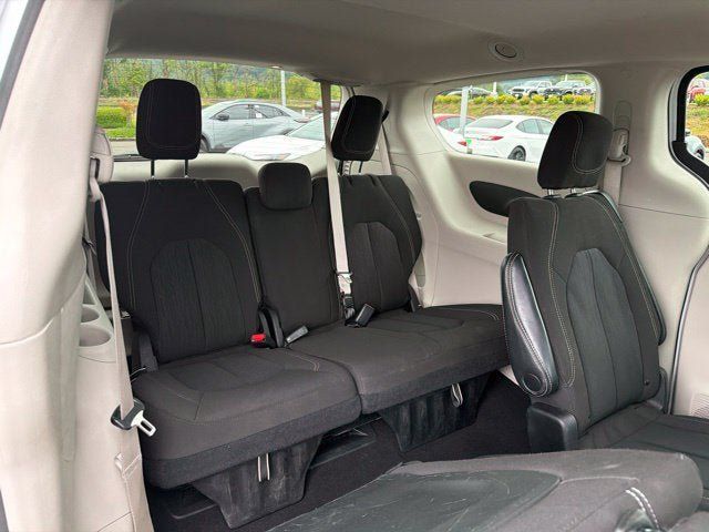 Used 2023 Chrysler Voyager LX FWD image 12