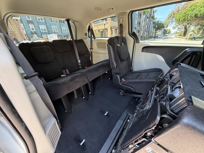 Used 2016 Dodge Grand Caravan SE w/ Quick Order Package 29E SE FWD image 39