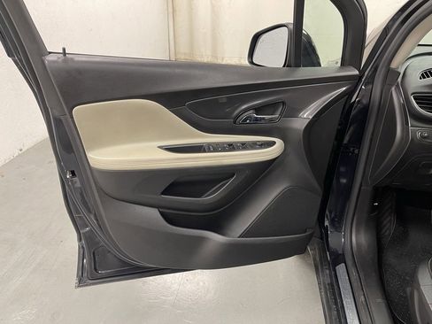 Used 2021 Buick Encore Preferred w/ Safety Package image 17