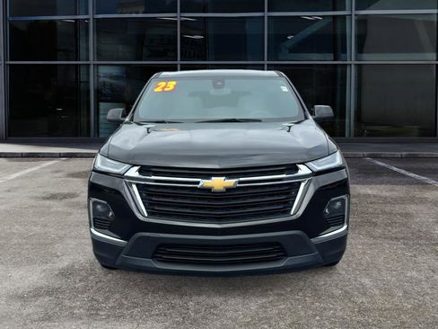 Used 2023 Chevrolet Traverse LS FWD image 2