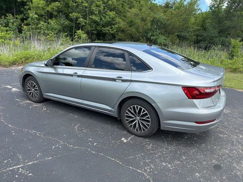 Used 2021 Volkswagen Jetta SE w/ SE Cold Weather Package FWD image 5