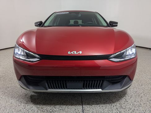 Used 2024 Kia EV6 Light RWD image 2