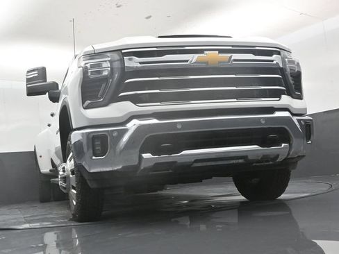 Used 2025 Chevrolet Silverado 3500 LTZ w/ LTZ Plus Package AWD/4WD image 46
