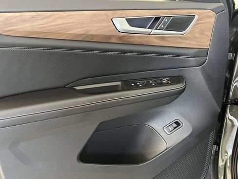 New 2026 Volkswagen Atlas SE FWD image 9