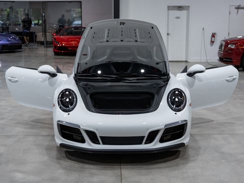 Used 2018 Porsche 911 Carrera GTS RWD image 40