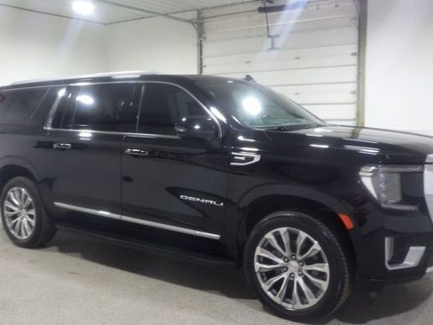 Used 2021 GMC Yukon XL Denali w/ Advanced Technology Package AWD/4WD image 6