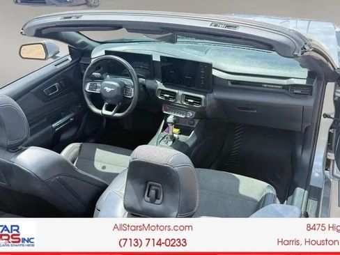 Used 2024 Ford Mustang Convertible RWD image 11