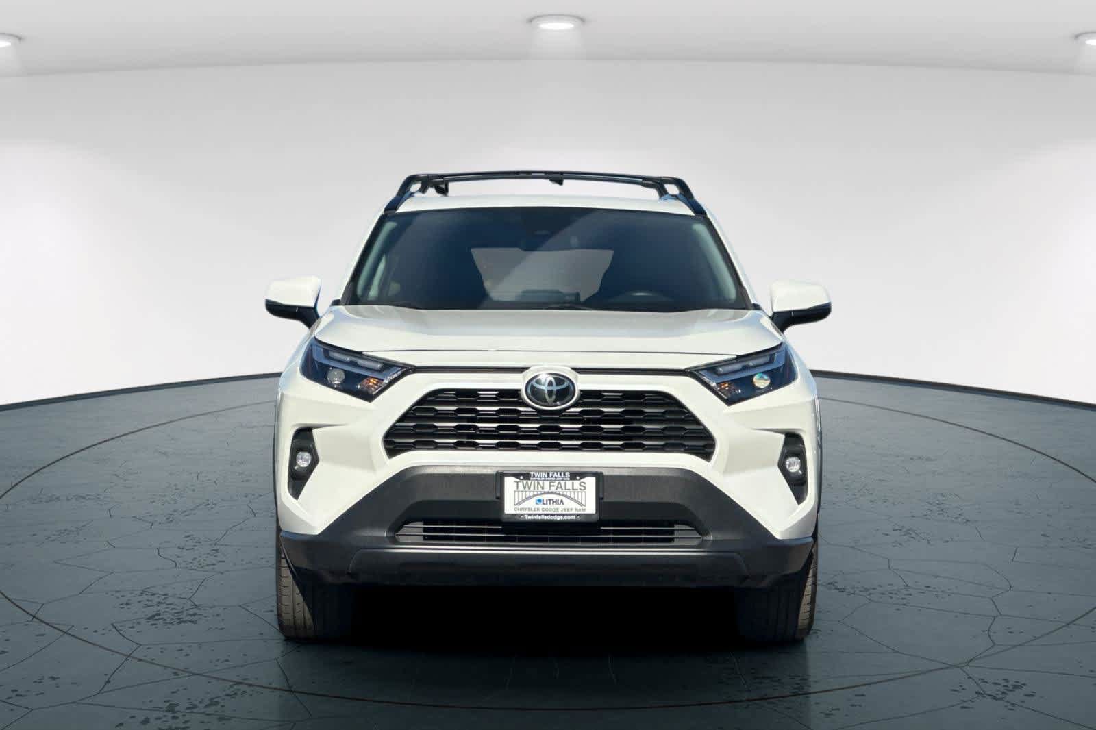 Used 2022 Toyota RAV4 XLE Premium AWD/4WD image 10