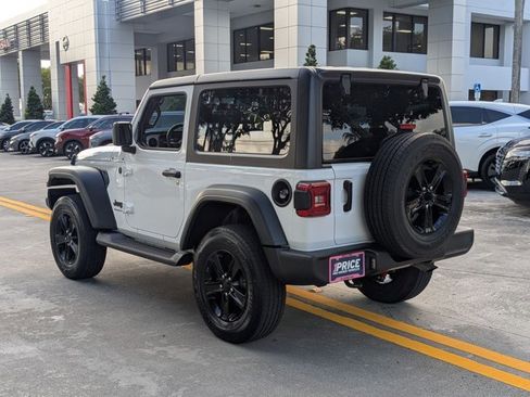 Used 2025 Jeep Wrangler Sport AWD/4WD image 8