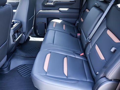 New 2026 GMC Sierra 1500 AT4 w/ AT4 Premium Package AWD/4WD image 24