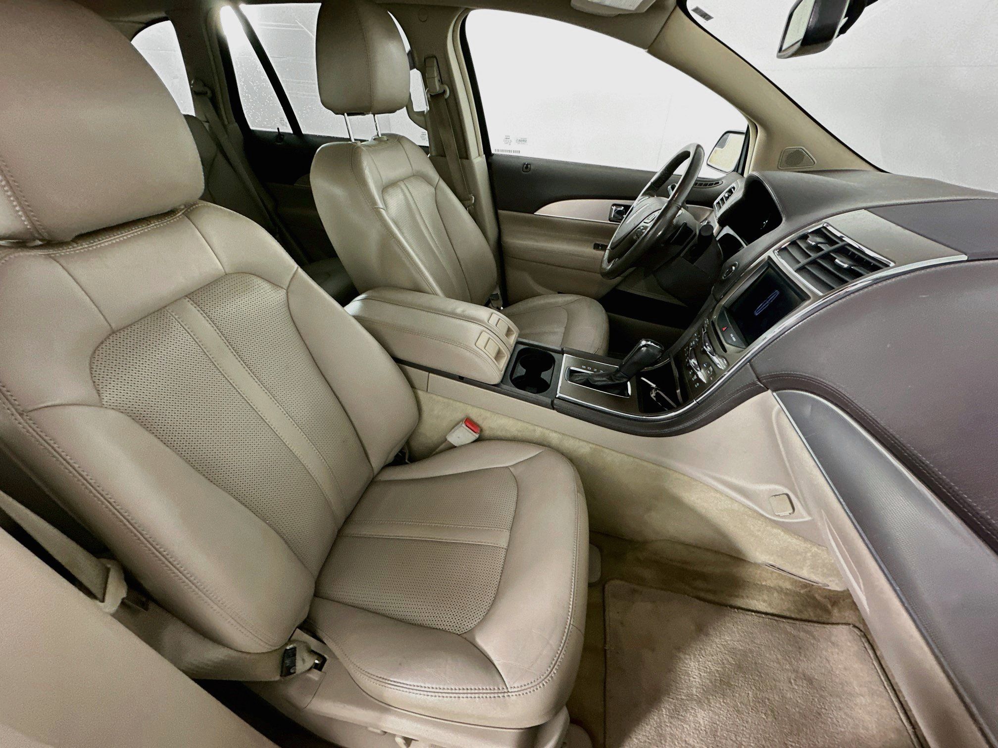 Used 2013 Lincoln MKX FWD image 29