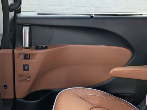 New 2026 Chrysler Pacifica Pinnacle w/ Trailer Tow Group image 49