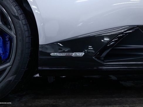 Used 2021 Lamborghini Huracan EVO image 15