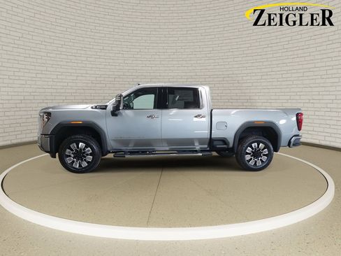 New 2025 GMC Sierra 3500 Denali w/ Denali Reserve Package image 8