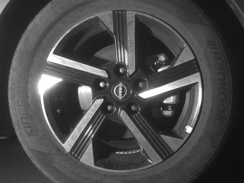 Used 2025 Nissan Sentra SV image 13