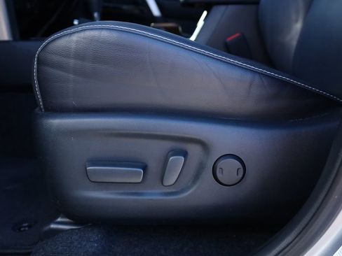 Used 2018 Toyota RAV4 Limited image 18