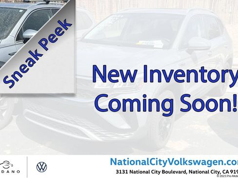 Used 2023 Volkswagen Taos SE w/ Panoramic Sunroof Package FWD image 1