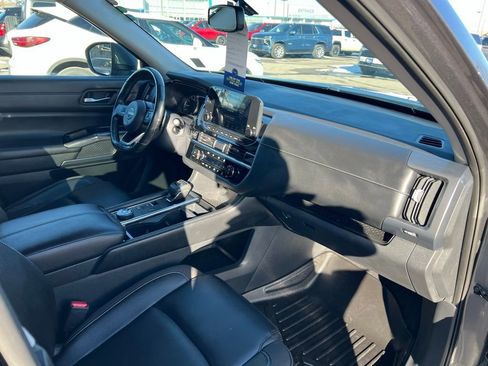 Used 2022 Nissan Pathfinder SL image 29