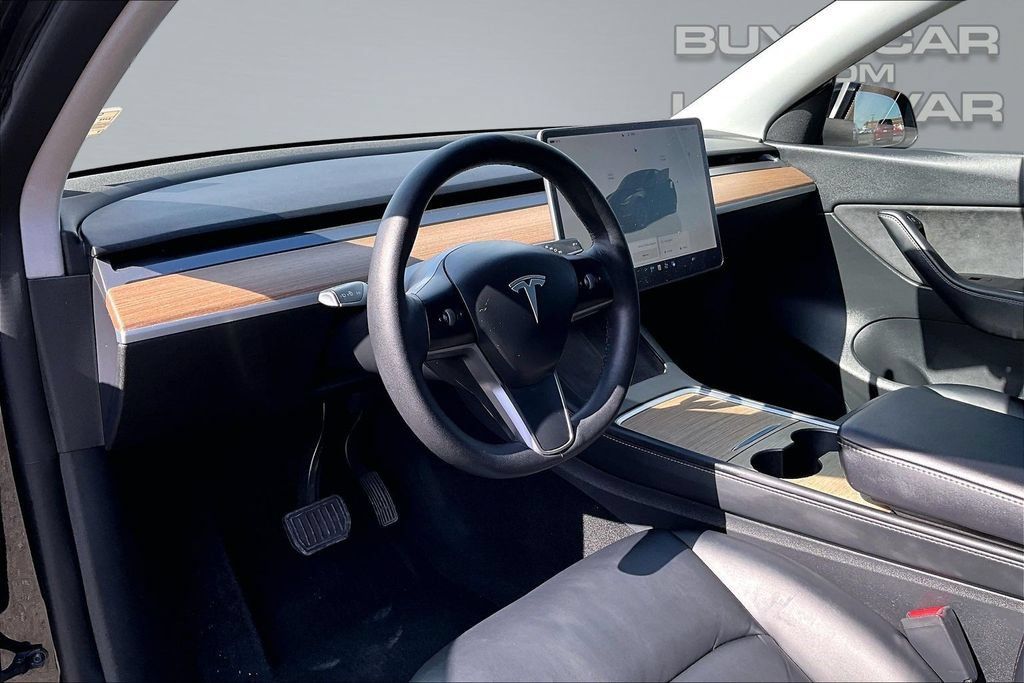 Used 2022 Tesla Model Y Long Range AWD/4WD image 14
