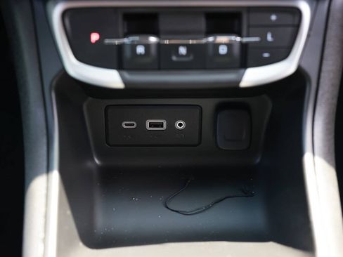 Used 2023 GMC Terrain SLE w/ Elevation Edition FWD image 32