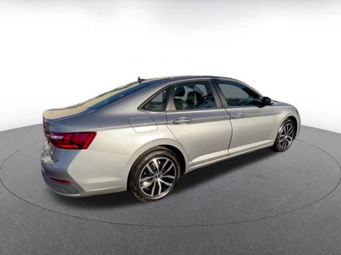 Used 2025 Volkswagen Jetta SE image 14