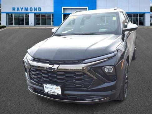Used 2025 Chevrolet TrailBlazer ACTIV w/ Convenience Package FWD image 8